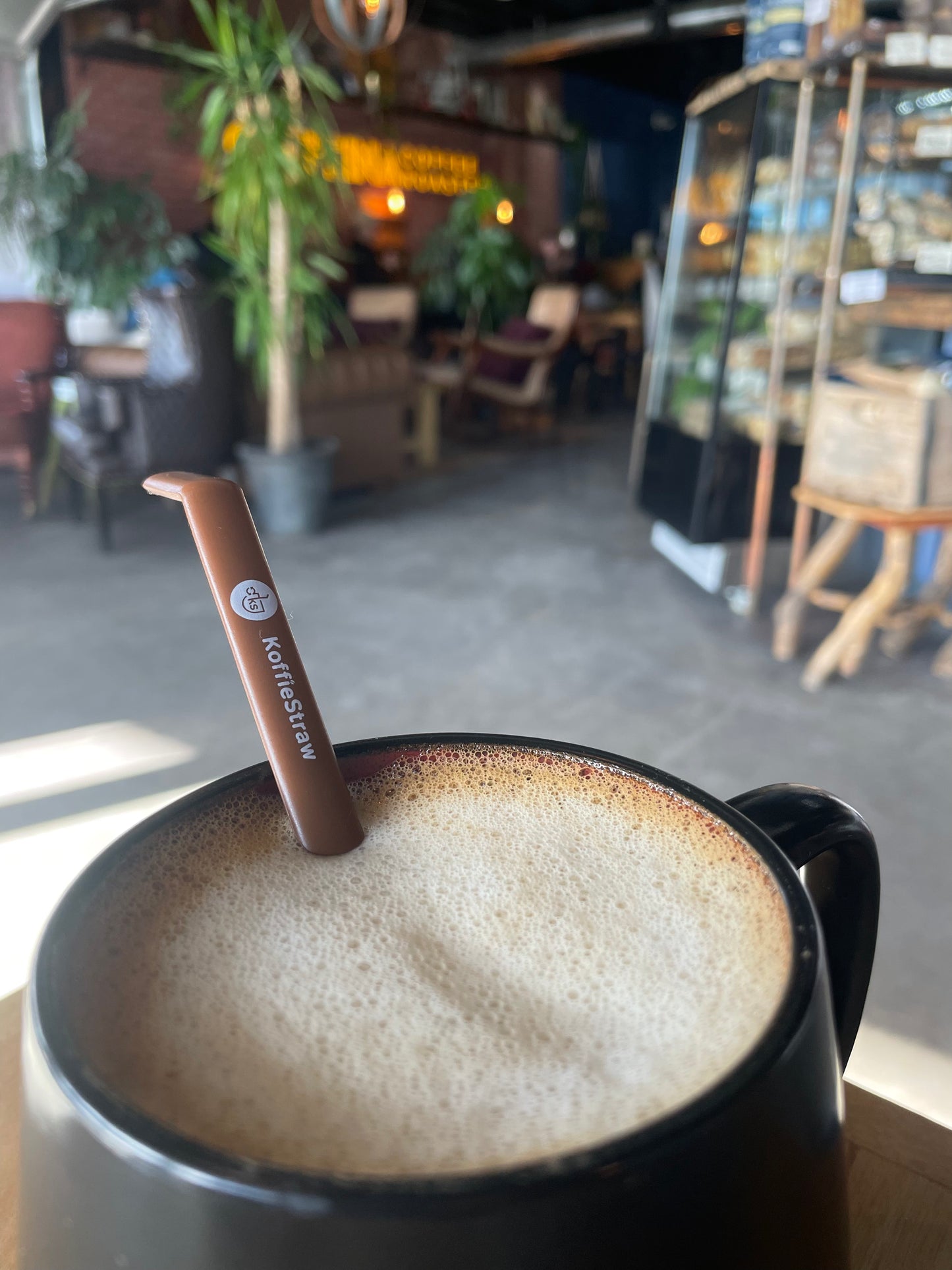 1-Pack of Mocha 10" KoffieStraw & stainless steel cleaning brush in a home compostable packaging