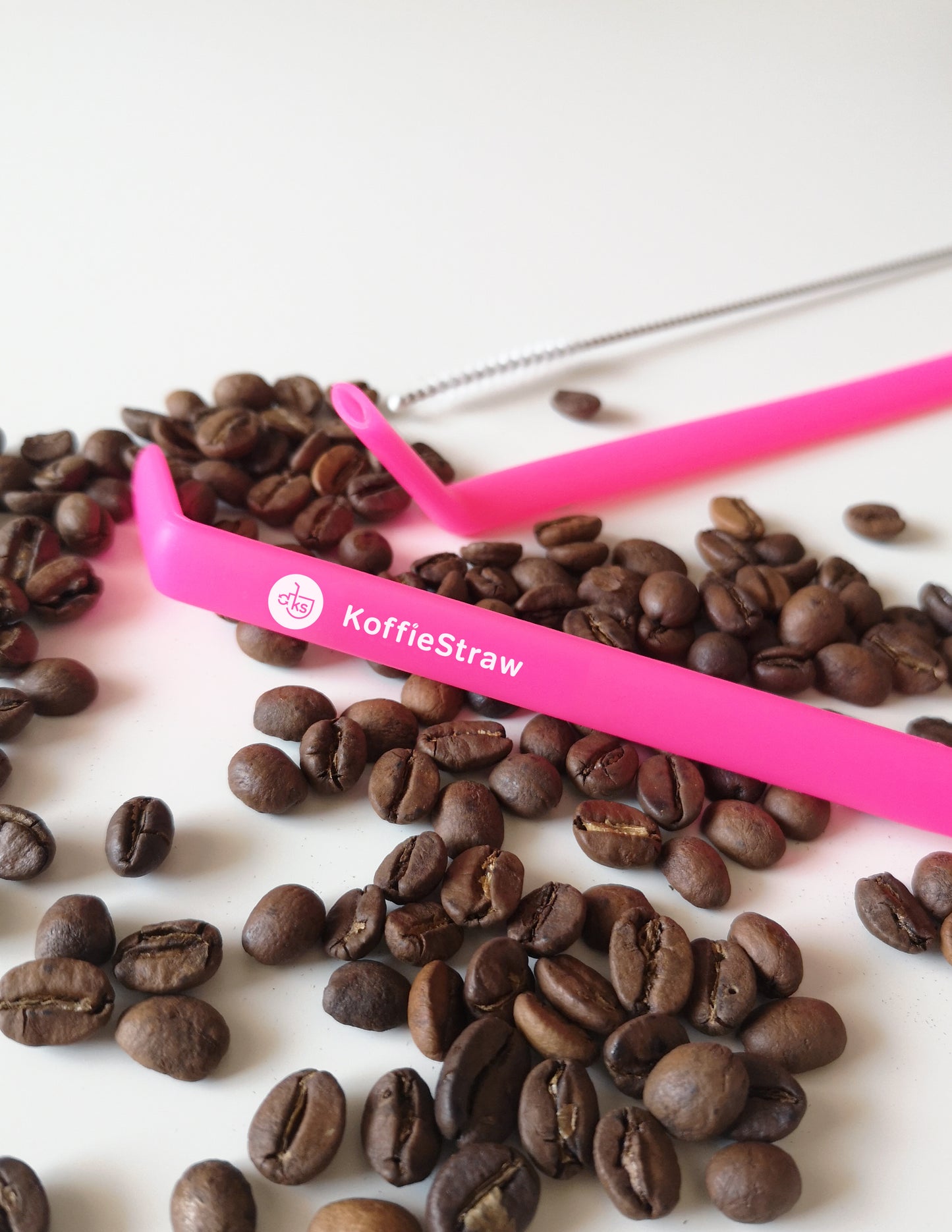 GIFT TUBE of Hot Pink KoffieStraws: 2x of 8" KoffieStraws and 1x stainless steel cleaning brush